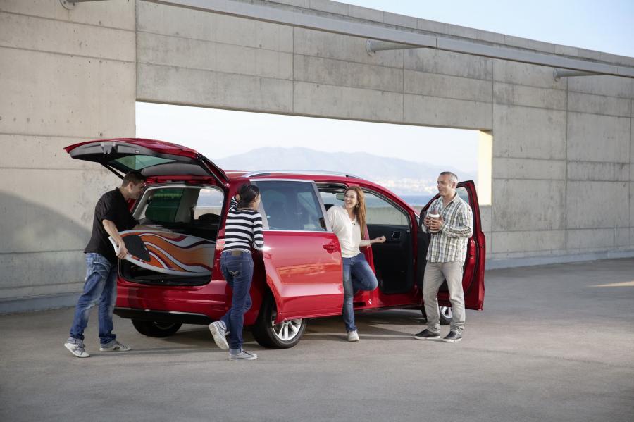  Seat Alhambra 2010 года  (фото 70 из 113)